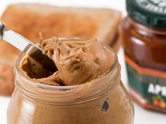 peanut butter, toast and spread
